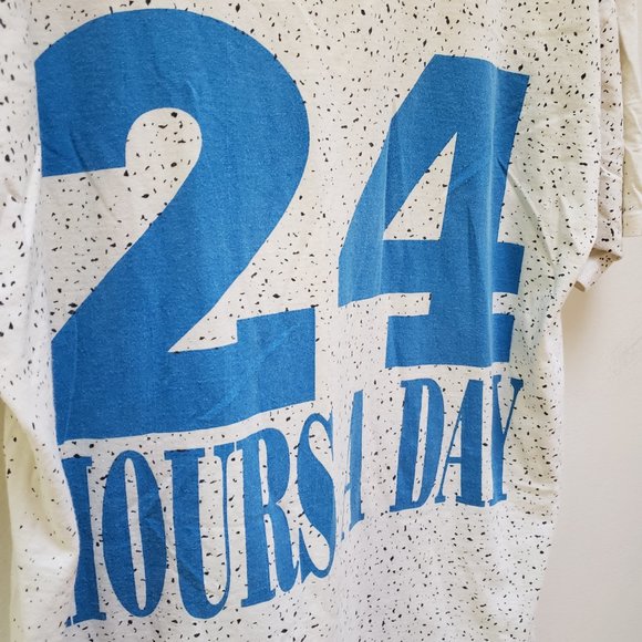 Vintage Garth Brooks One Size Fits All 24 Hours A Day Tee - Picture 11 of 13